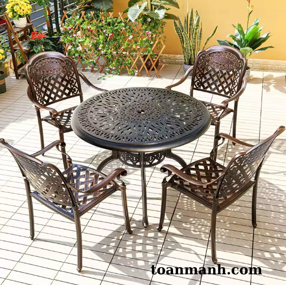 Ghế sân vườn có tay (họa tiết quả trám liền) GSVCT03 2 I