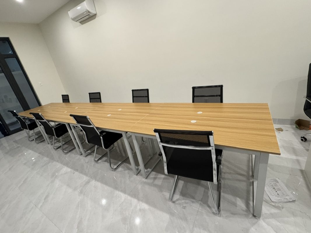 Tư vấn thiết kế phòng họp chuyên nghiệp với bàn họp chuẩn 3 z6721917843216 4a724151840bc9f68d2d0334ec848d87